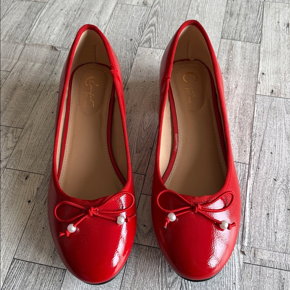 Red Patent heels ballet flats slip on bows pearl Womens Sz 8 1/2 W NWOB